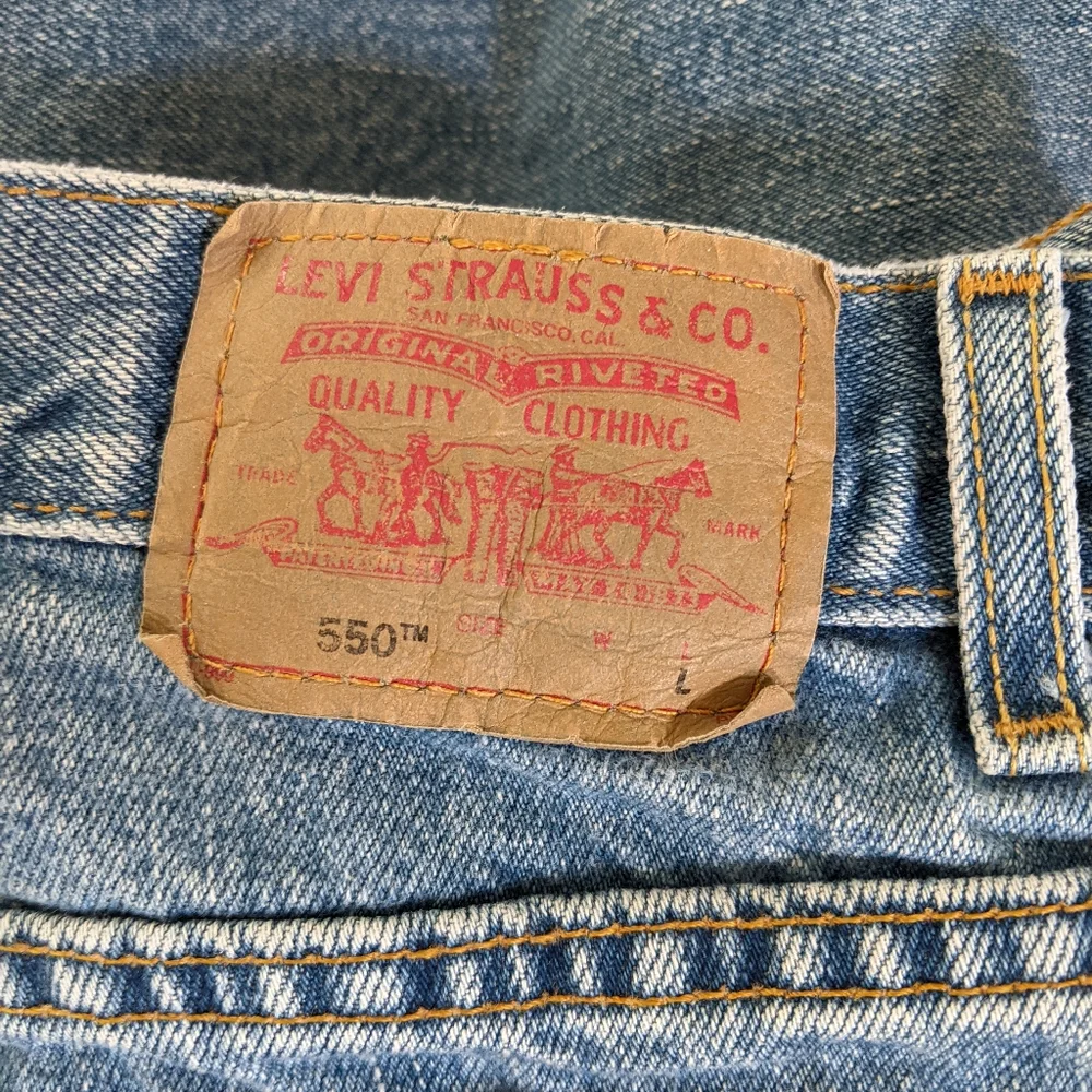 Vintage women's classic Levi jeans 550, as new 14 Miss, 31 waist, 28 1/2 length